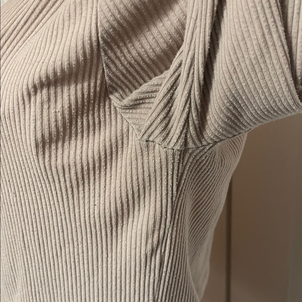 Old Navy Ribbed Long Sleeve Top Medium Taupe Neutral Lightweight Basic - Picture 5 of 9